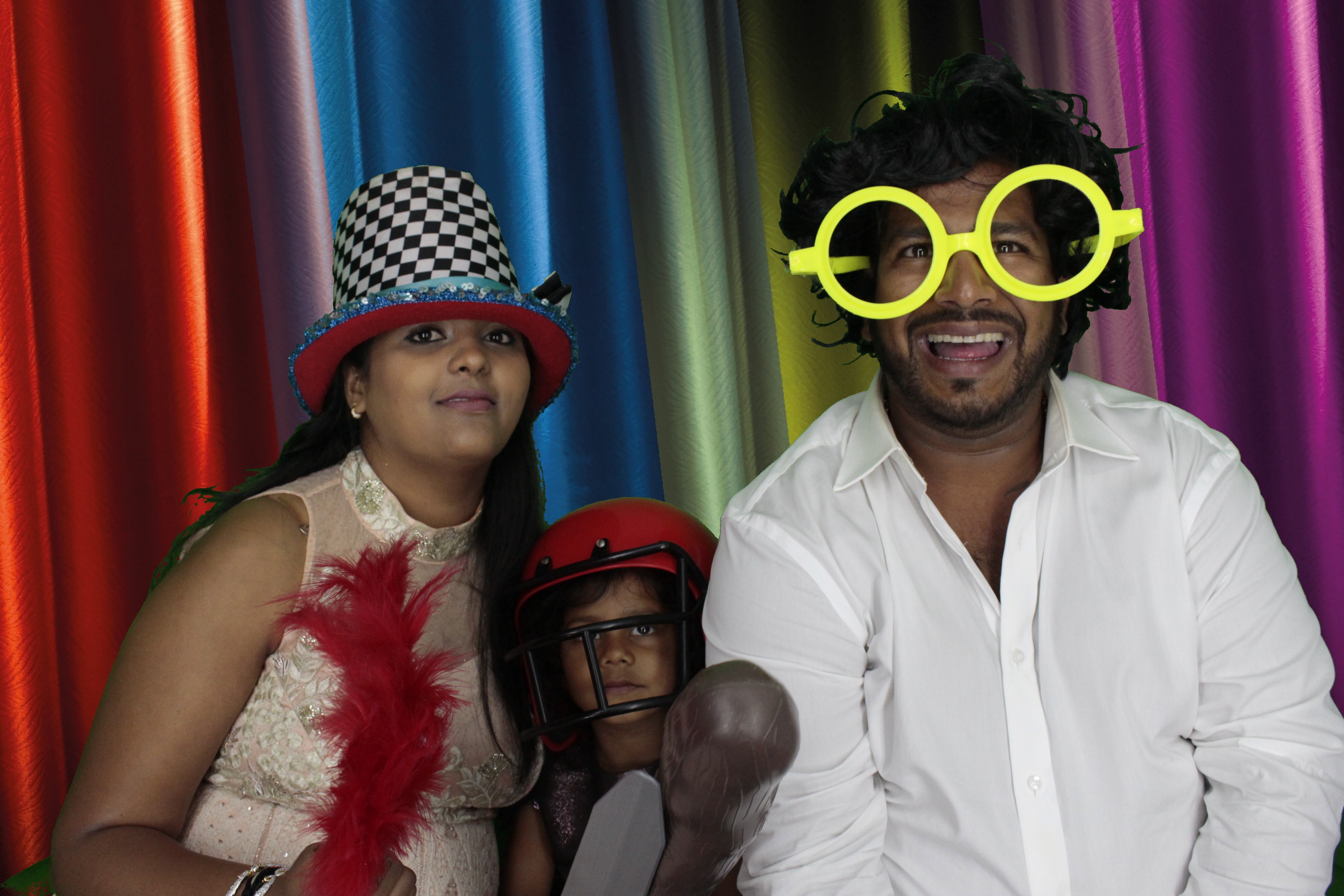 Bhavin & Yasmin’s Wedding | View more photos from the event at gallery.myphotoboothexperience.co.uk/u/MyPhotoBoothExperienceLtd/Bhavin-Yasmin’s-Wedding